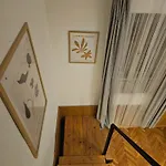 Апартаменты Cozy Downtown